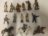 un grand nombre de figurines sur une table