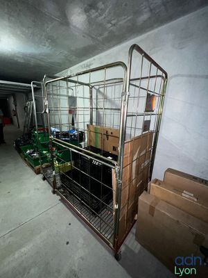 Lot à retirer à Villeurbanne (69100) du lundi au samedi de 1…