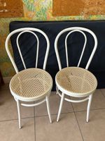 2 chaises bistrot et un tabouret à vis circulaire tripode (photo 2)