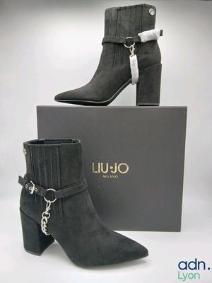 Bottines Gucci à talons, avec chaîne et boucles