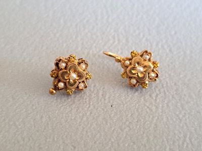 Paire de dormeuses en or jaune 18K 750 millièmes, sertie de petites pe - Photo 1