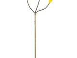 un lampadaire noir, jaune et blanc muni de trois abat-jours
