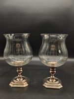 Paire de photophores en verre gravé strié, les bases en arge…