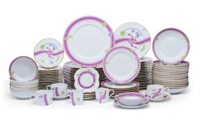 HAVILAND À LIMOGES Partie de service en porcelaine blanche, …