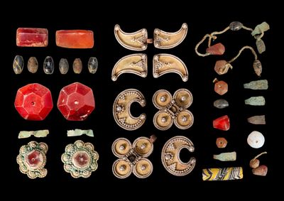 Grand Groupe DE Bijoux EN OR, EN Vermeil ET EN Pierre Dure D…