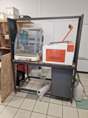 a machine that is sitting in the middle of a room
