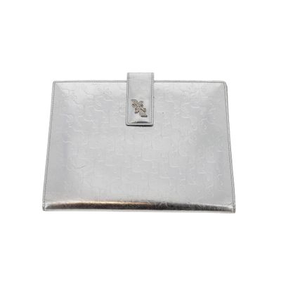 a silver purse with a metal clasp on the front