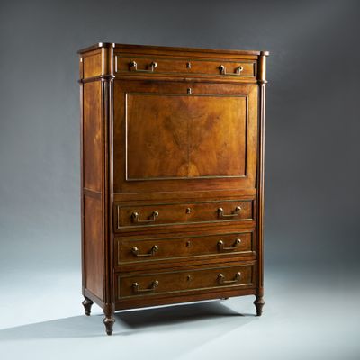 une image représentant une grande armoire en bois avec des tiroirs et des tiroirs