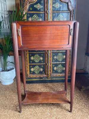 an image of a wooden table with a drawer on top of it