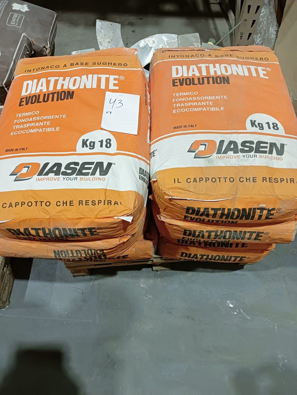 Lot de 8 sacs de 18 kg, soit 144 kg d'enduit thermique DIATH…