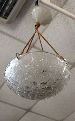 René Lalique (1860-1945) Suspension modèle «Charmes», en ver…
