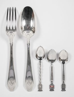 Couvert en argent, chiffré modèle Art Déco. - Photo 1