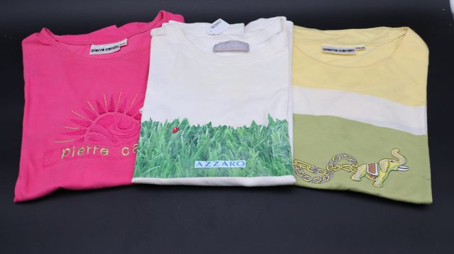 AZZARO – Polo blanc et vert ; CARDIN – polo rose en coton ; CARDI...