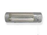 un gros plan d'un radiateur métallique sur fond blanc