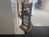 a machine that is sitting on the floor in a room