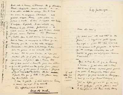 un vieux livre comportant une page sur laquelle figurent des notes manuscrites