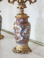 JAPON. Grande paire de lampes en porcelaine à décor Imari de… (photo 5)