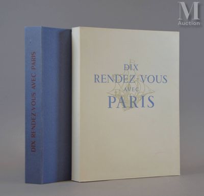 deux livres posés l'un sur l'autre sur une table
