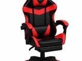 une chaise de bureau rouge et noire sur fond blanc