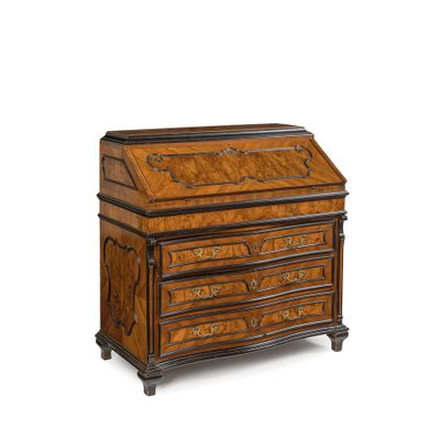 Commode EN Bois ET Ronce DE Noyer, Lombardie, Xviiie SIÈCle