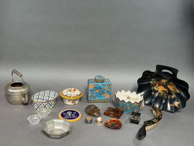 a lot of items that are sitting on a table