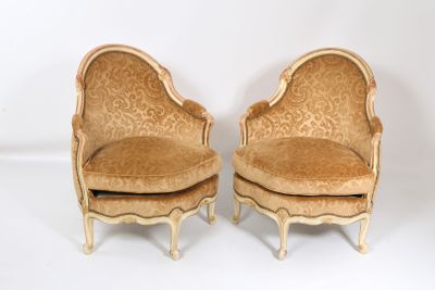 paire de chaises anciennes de style français avec coussins rembourrés