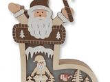 chaussette de Noël en bois représentant le Père Noël tenant une canne en sucre d'orge