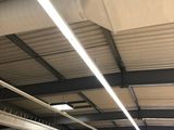 une grande pièce très bien éclairée