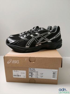Chaussures de course Asics Gel-Venture, noir et argent