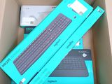 une boîte contenant un clavier et une souris