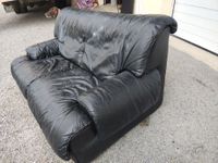 ROCHE BOBOIS, canapé deux places en cuir noir. (photo 3)
