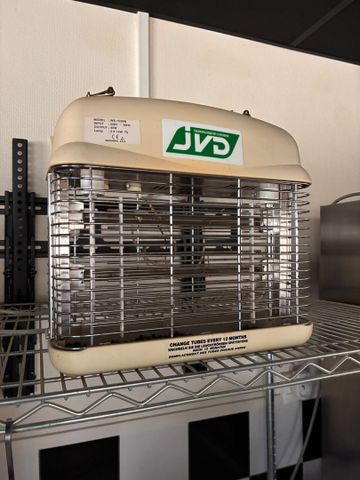 Destructeur d’insecte. Frais en sus 14.28%. TVA Récupérable. Pas ...