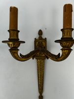 Quatre appliques en bronze à deux lumières, modèle classique (photo 5)