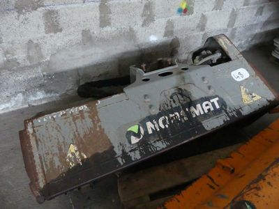 a piece of machinery that is sitting on a pallet