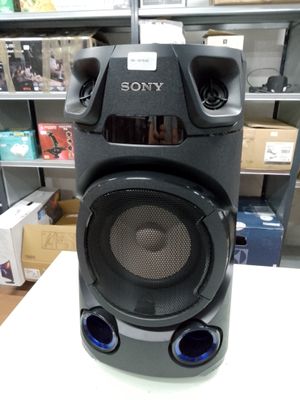 a speaker that is sitting on a table in a store