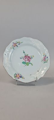 SAINT-OMER Assiette à bord contour en faïence polychrome à d…