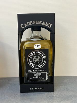 une photo d'une bouteille de whisky single malt Caddenhead's dans un coffret noir