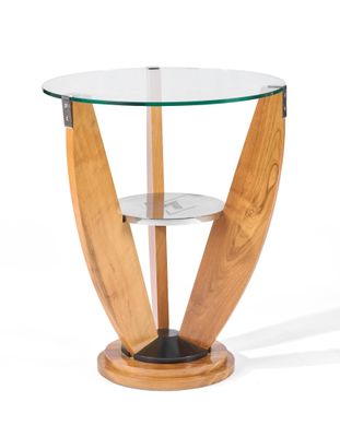 une table d'appoint avec un plateau en verre et un piètement en bois