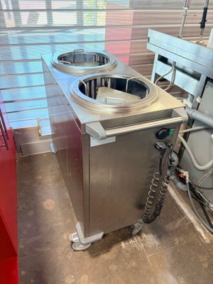 a machine that is sitting in the middle of a room