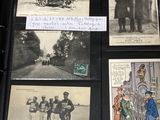 Cette photo montre de nombreuses photos anciennes d'hommes et de femmes