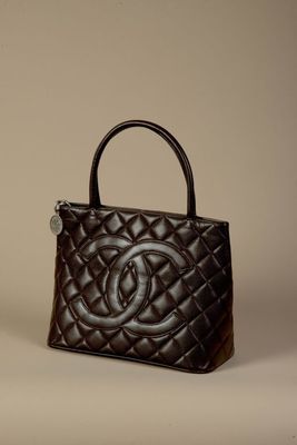 sac cabas Chanel en cuir matelassé marron