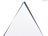 un gros plan sur une feuille de papier sur laquelle est dessiné un triangle