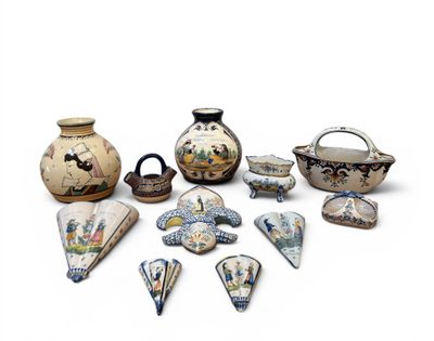 de nombreux types de vases et de bols sur la table