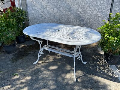 ART DES JARDINS XXème / XIXème Table de jardin de forme oval…