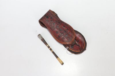 FUME - CIGARETTES africain en bois, os et corne et filets pe…