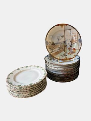 Réunion de trois parties de service : - JAPON. Douze petites…