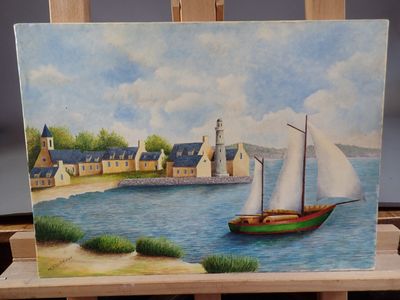 une peinture représentant un voilier sur l'eau, près d'une maison