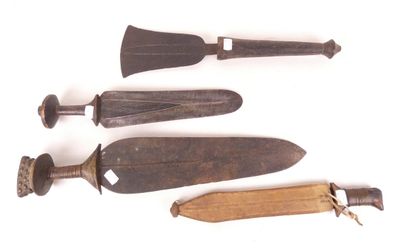 plusieurs types d'outils sont présentés sur une surface blanche