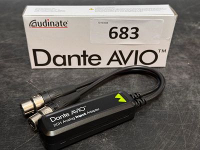 une télécommande reliée à un boîtier