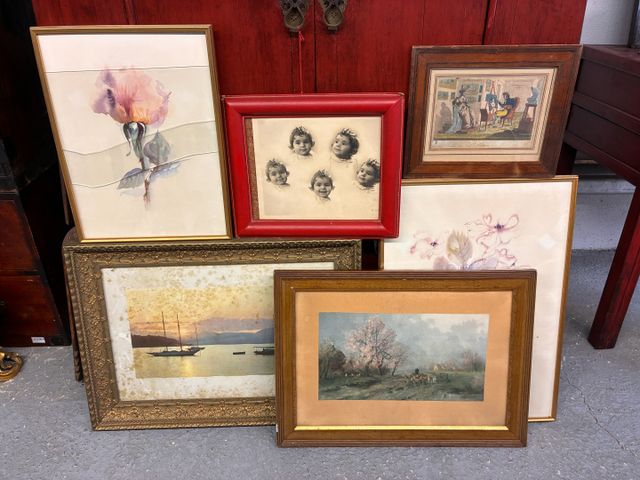 5 cadres, aquarelles, estampe et photo enfants pastels 